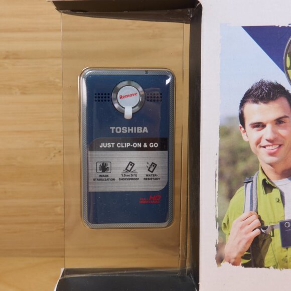 Toshiba Camileo Clip Full HD Camcorder, 16 MP Still Image, Sealed! - Picture 7 of 7